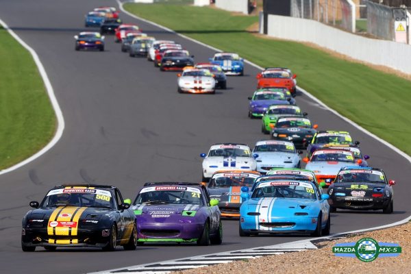 BRSCC | BRSCC 2024 SILVERSTONE SEASON OPENER – LIVE